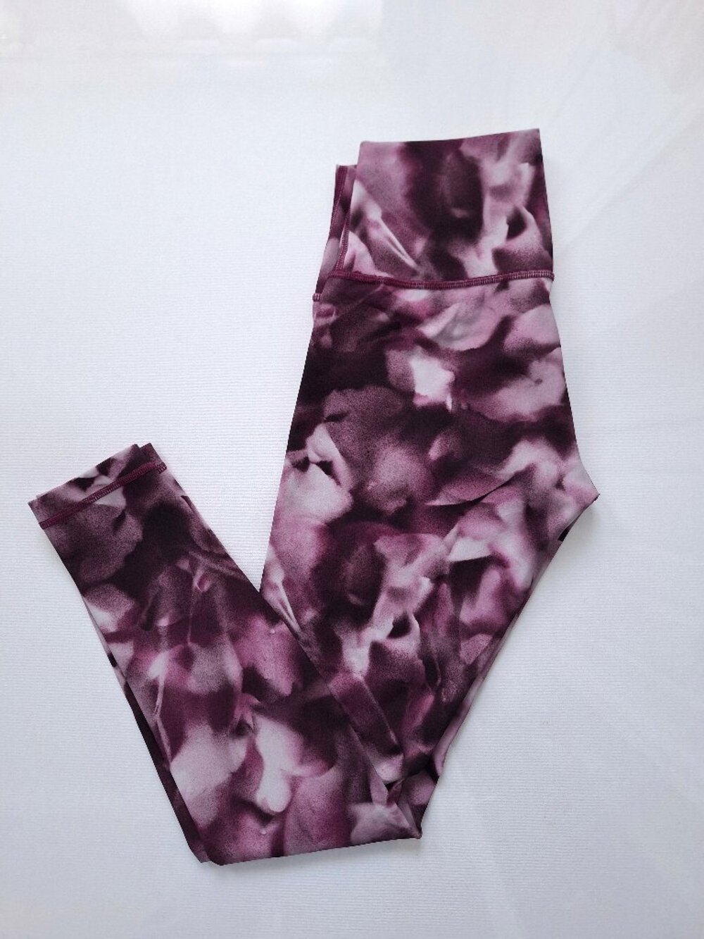 Lululemon Wunderunder High Rise in Blush Blossom Alpine White Candy Pink - Picture 2 of 7